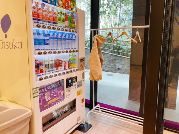 エニタイムフィットネス新宿6丁目店自動販売機