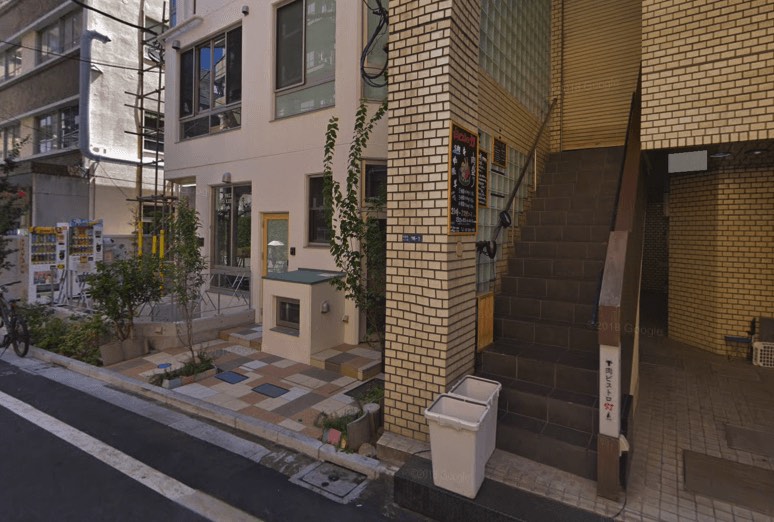 es three(エススリー)新宿店